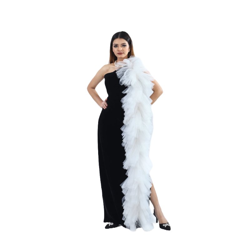 Black Dress, Women wearing Long Black Dress, Black Dress, Dresses, for Women Long Dress, Women Clothing, Women Wear House Of Majisha