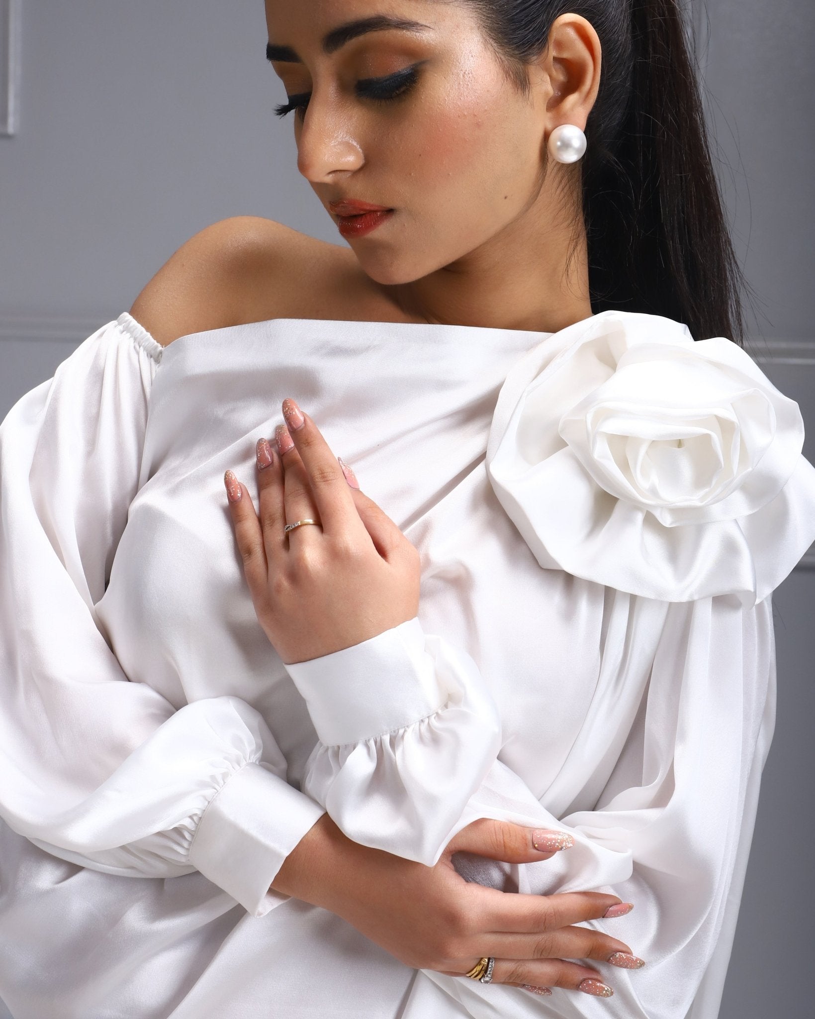Luxury Women's Outfits, Trendy Dresses for Women, Fashion Statement Pieces.